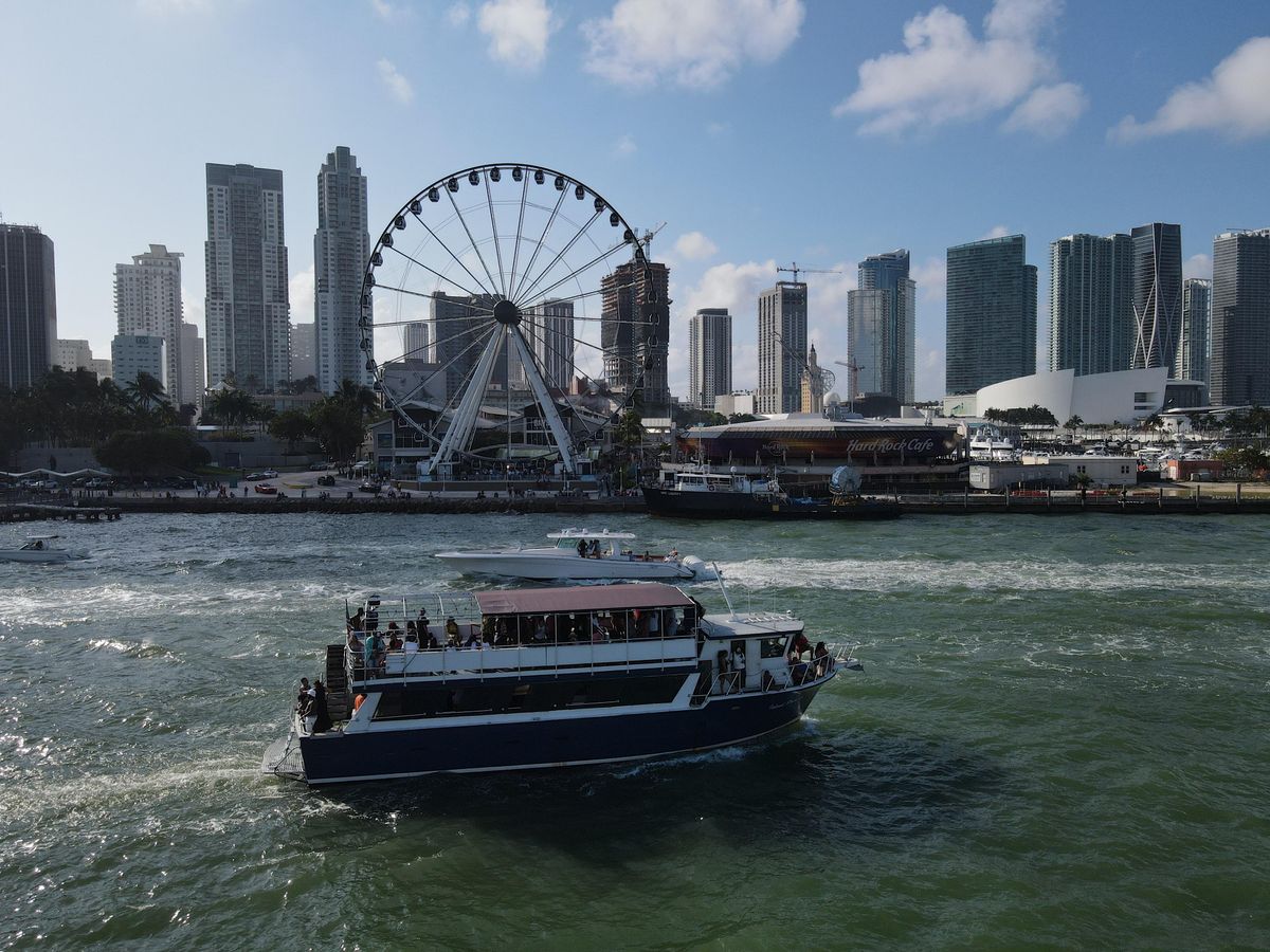 #1 MIAMI BOAT PARTY BOOZE CRUISE WITH OPEN BAR