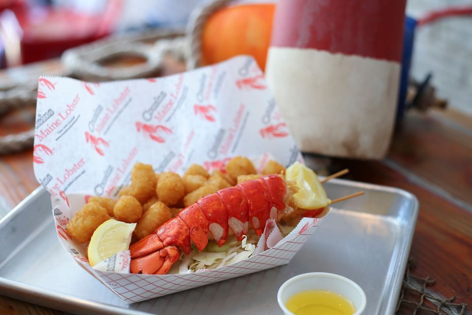 Cousins Maine Lobster at Abbey Woods Apartments, 15 Abbey Ln, Danbury, CT 06810, 13 February 2024