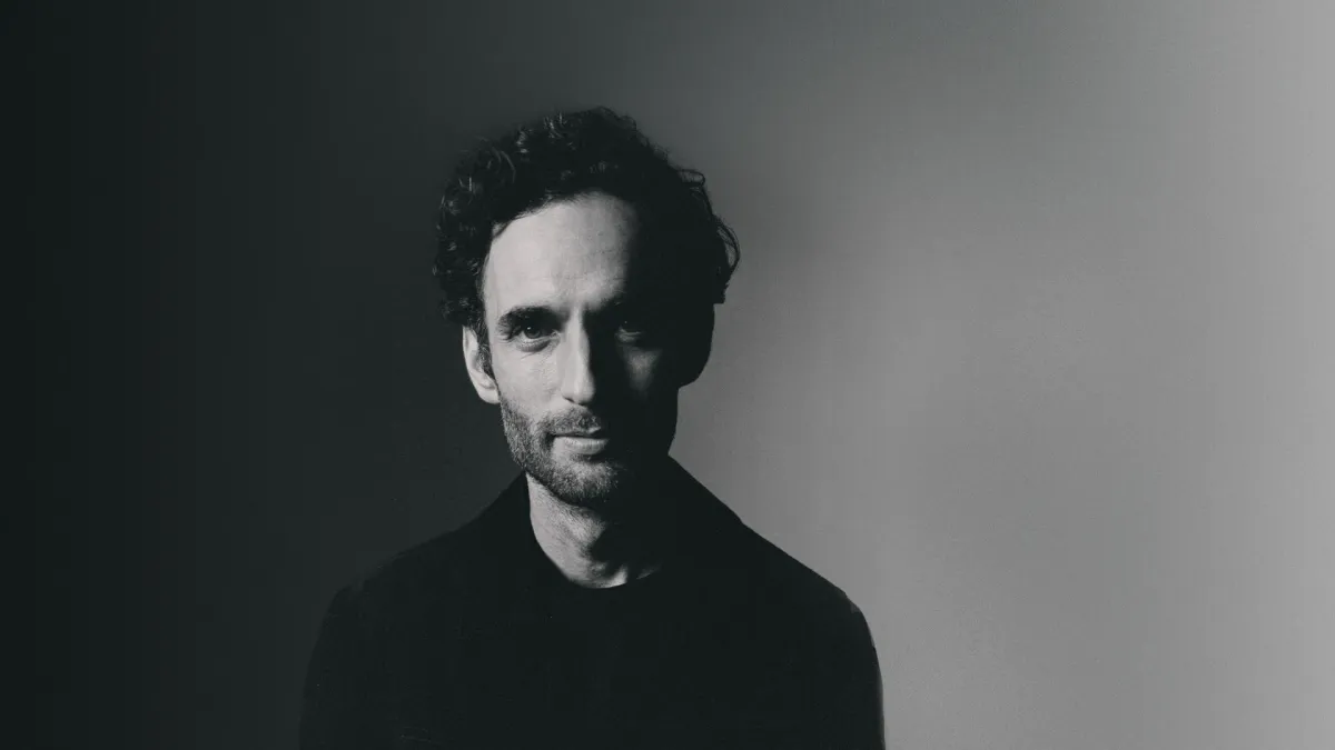 Julian Lage in Brookfield