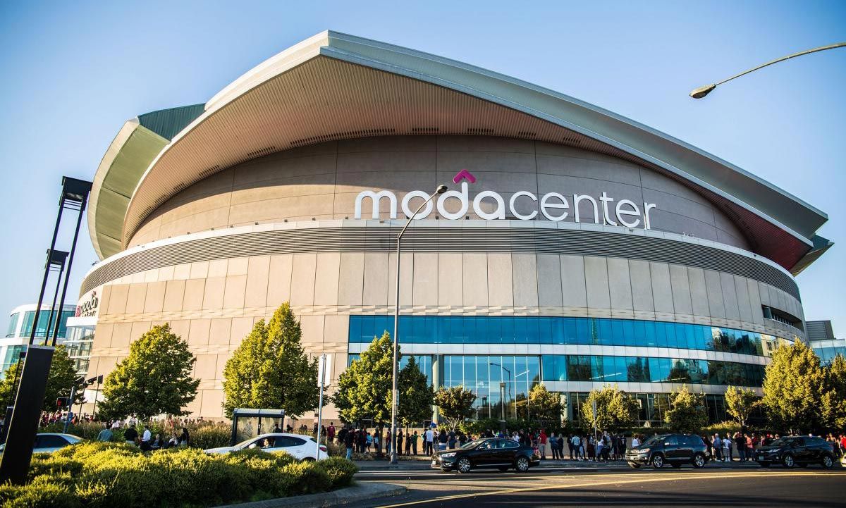 LA Clippers at Portland Trail Blazers at Moda Center