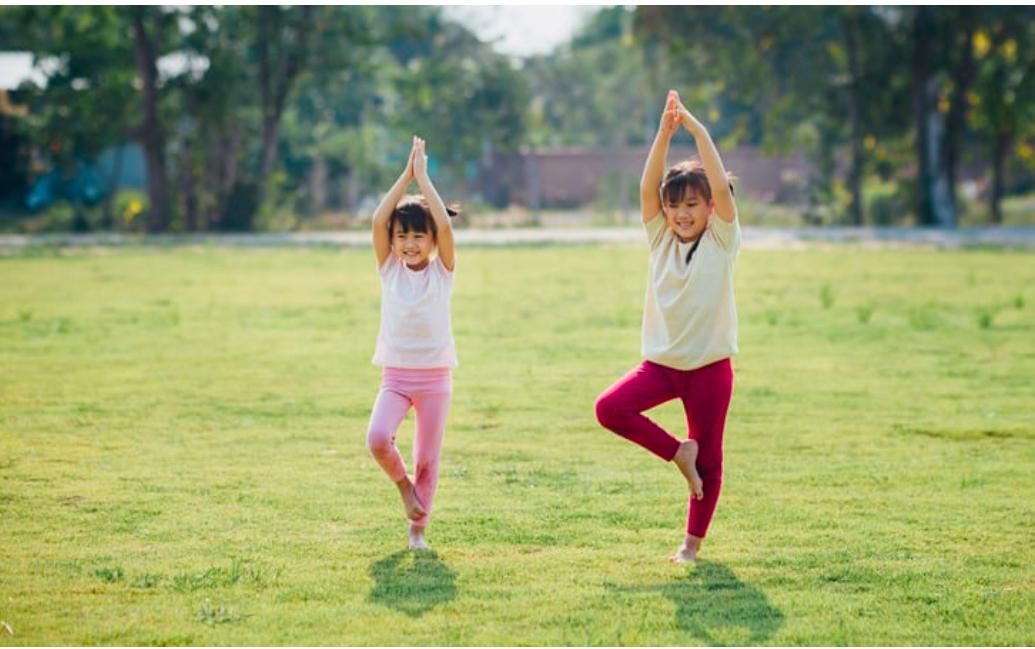 Outdoor yoga for youngsters