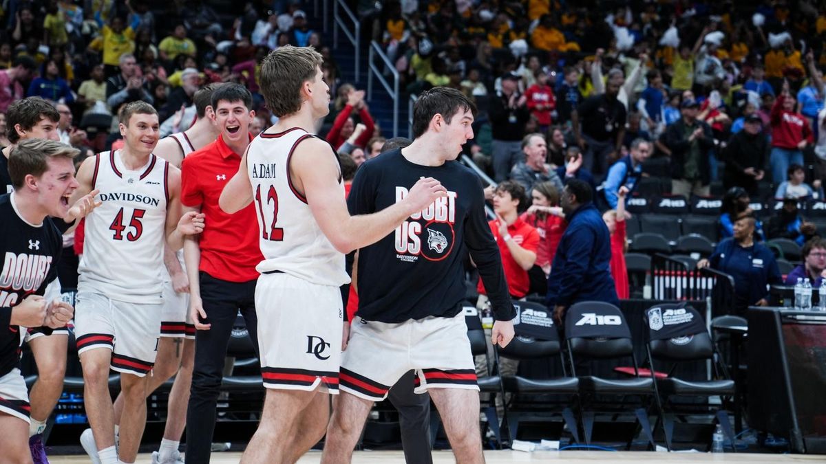 Parking Saint Louis Billikens at Davidson Wildcats Womens Basketball