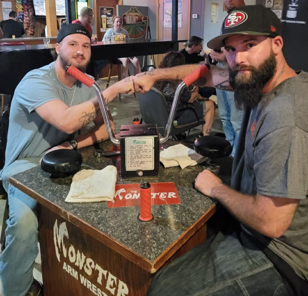 Monster Arm Wrestling 