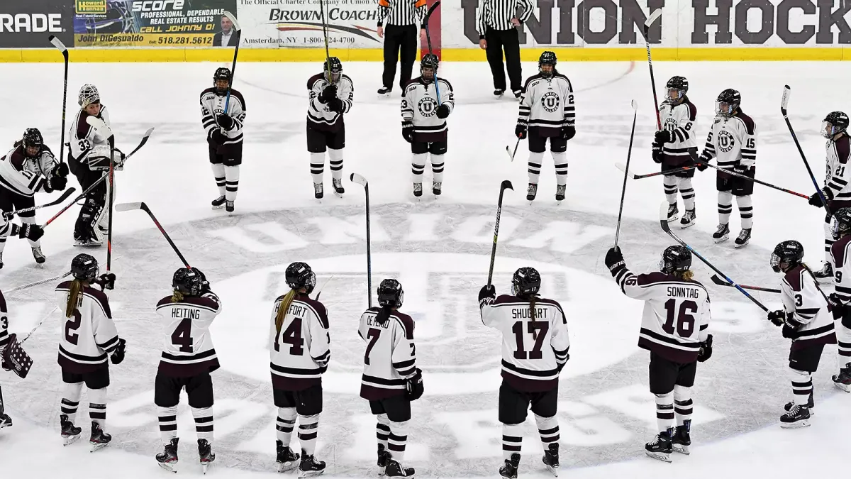 Union Garnet Chargers at Quinnipiac Bobcats Womens Hockey