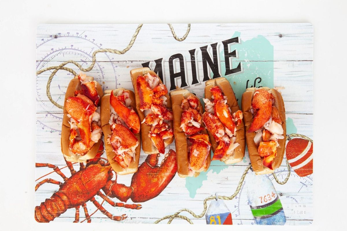 Cousins Maine Lobster at Fairfax Court Shopping Mall