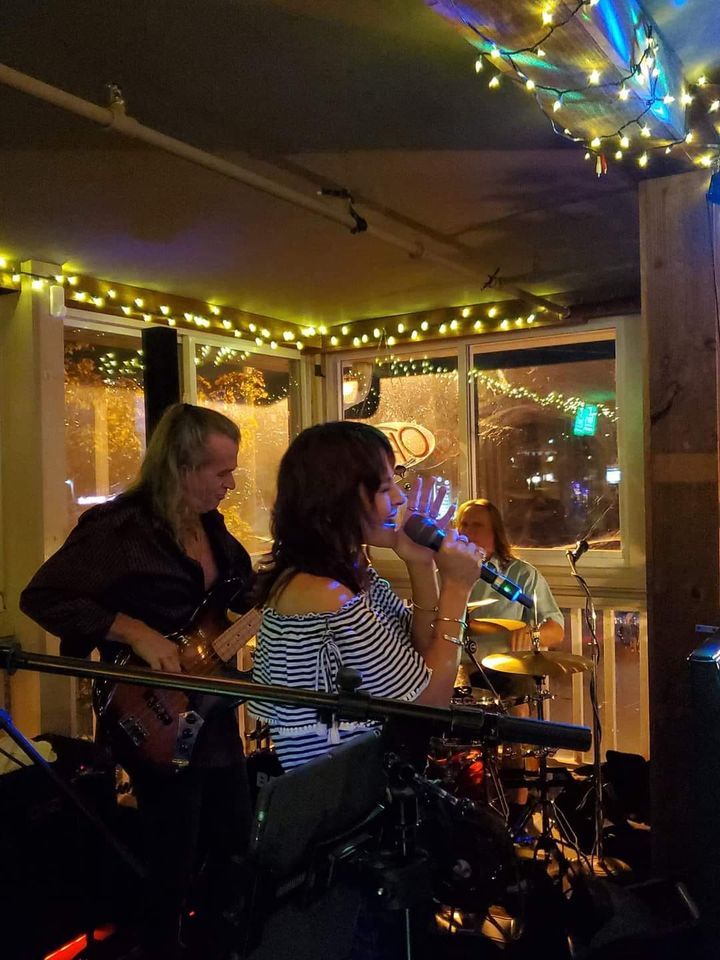 Ayca Yayman Band Finns Tavern, Finn's Tavern At Baker Peters Home, Knoxville, 5 April 2024