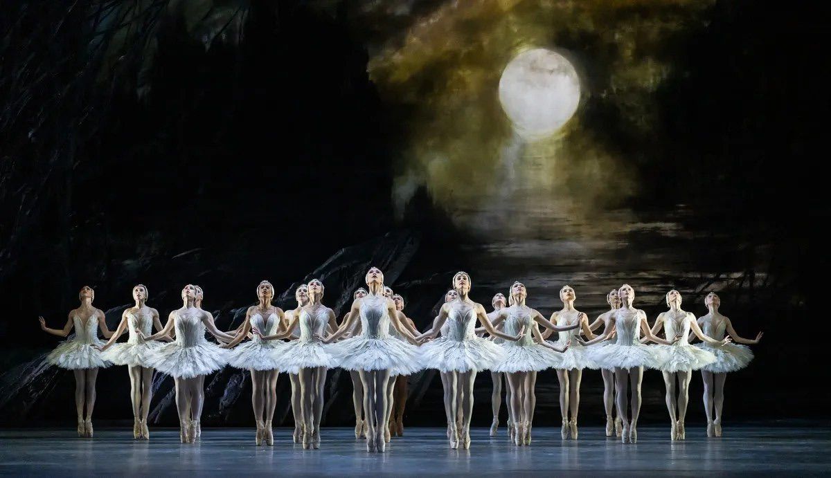 RB&O 24\/25: Swan Lake