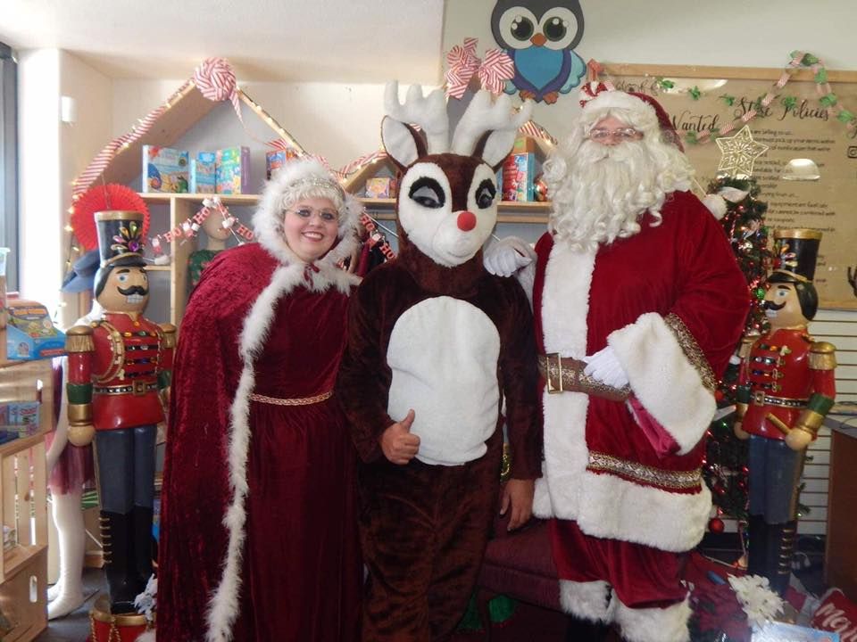 Santa and Mrs. Claus visit children\u2019s Orchard