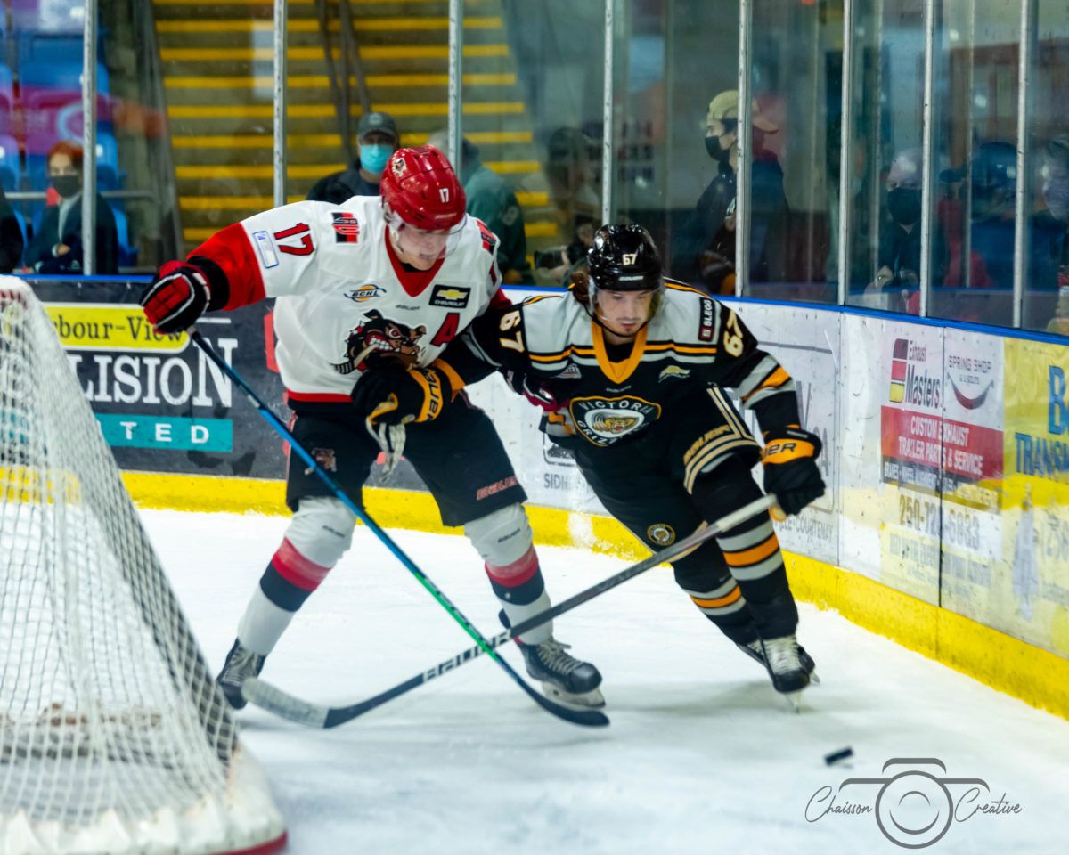 Alberni Valley Bulldogs at Victoria Grizzlies at The Q Centre