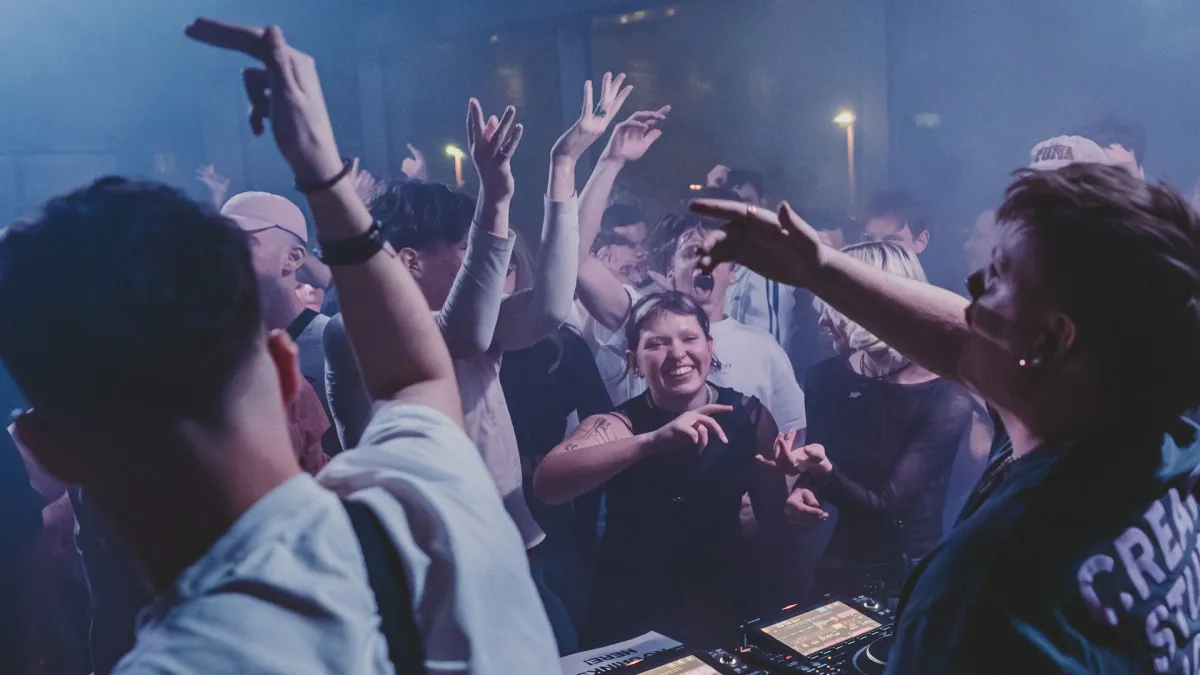 Diffrent, Riria. in Amsterdam