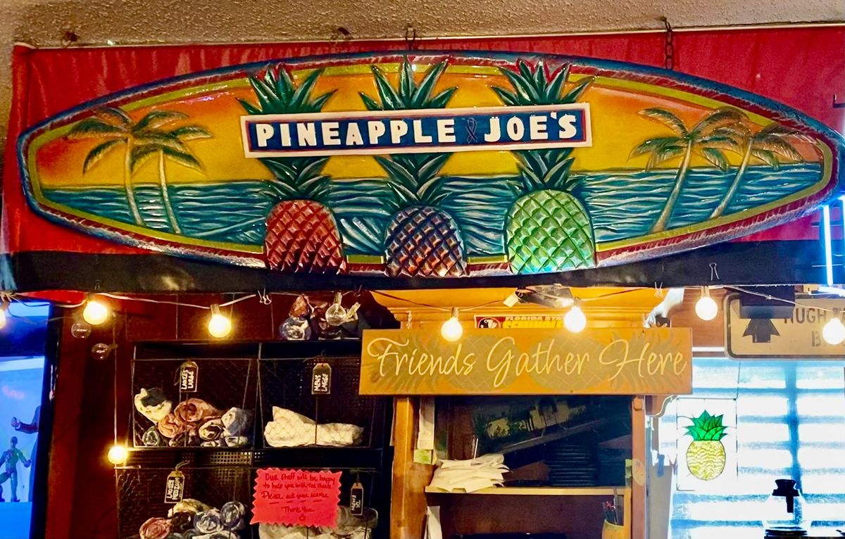 Open Mic Night at Pineapple Joe's!