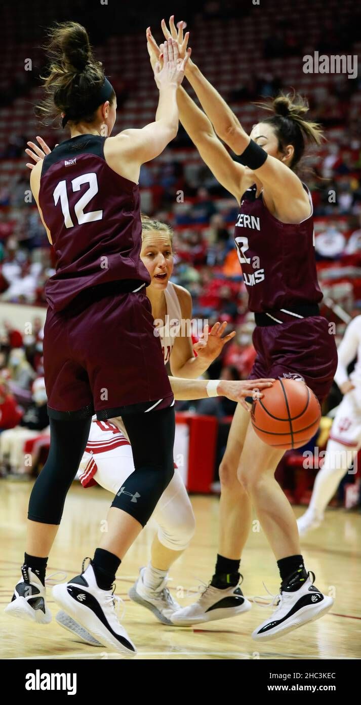 Washington Huskies Women's Basketball vs. Indiana Hoosiers