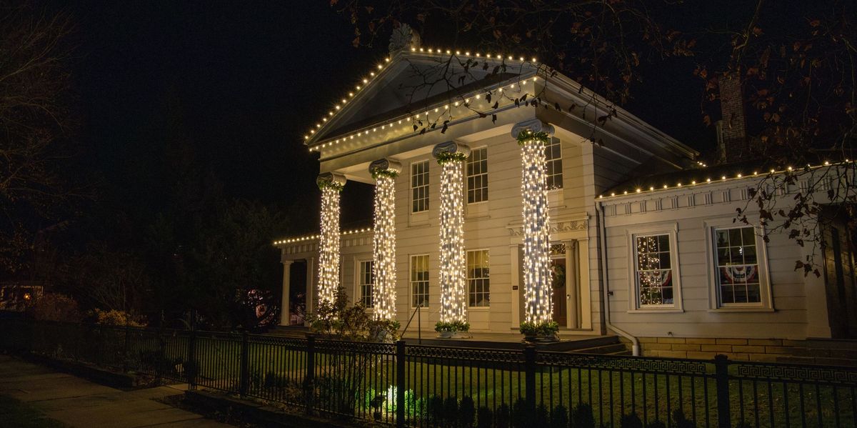 Granville's Christmas Candlelight Walking Tour at the Robbins Hunter Museum