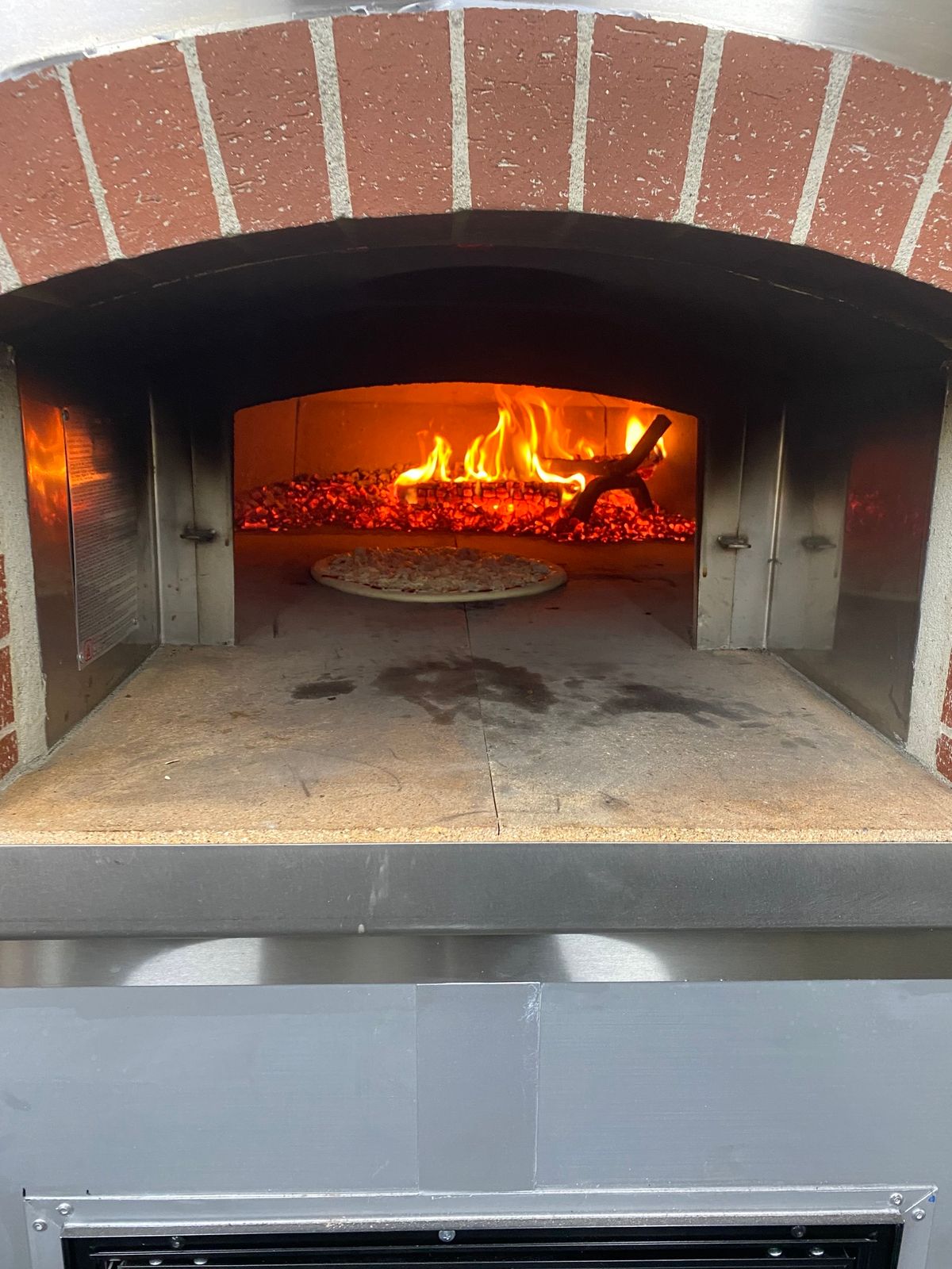 Arkeo's Wood Fired Pizza  at Lost Valley