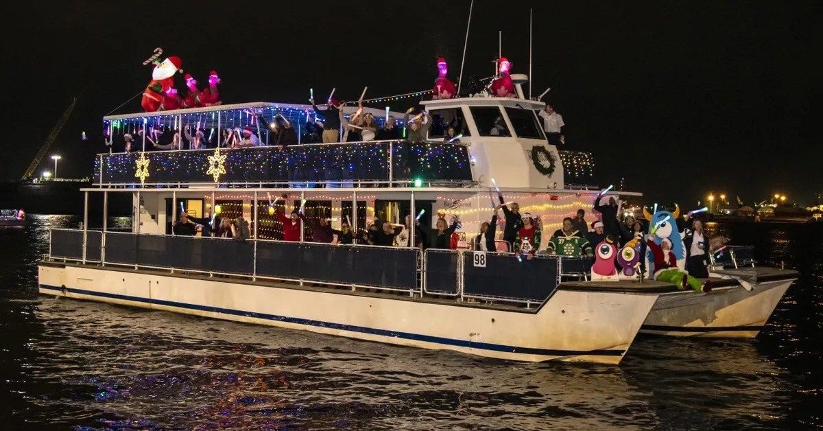 Holiday Lighted Boat Parade Aboard the Bay Spirit II 