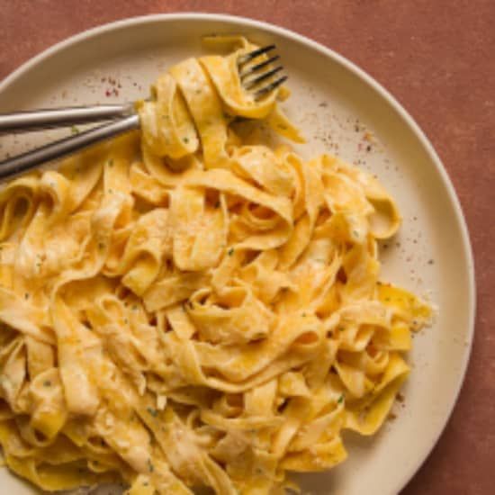 Handmade Fettuccine with Alfredo Sauce in LA