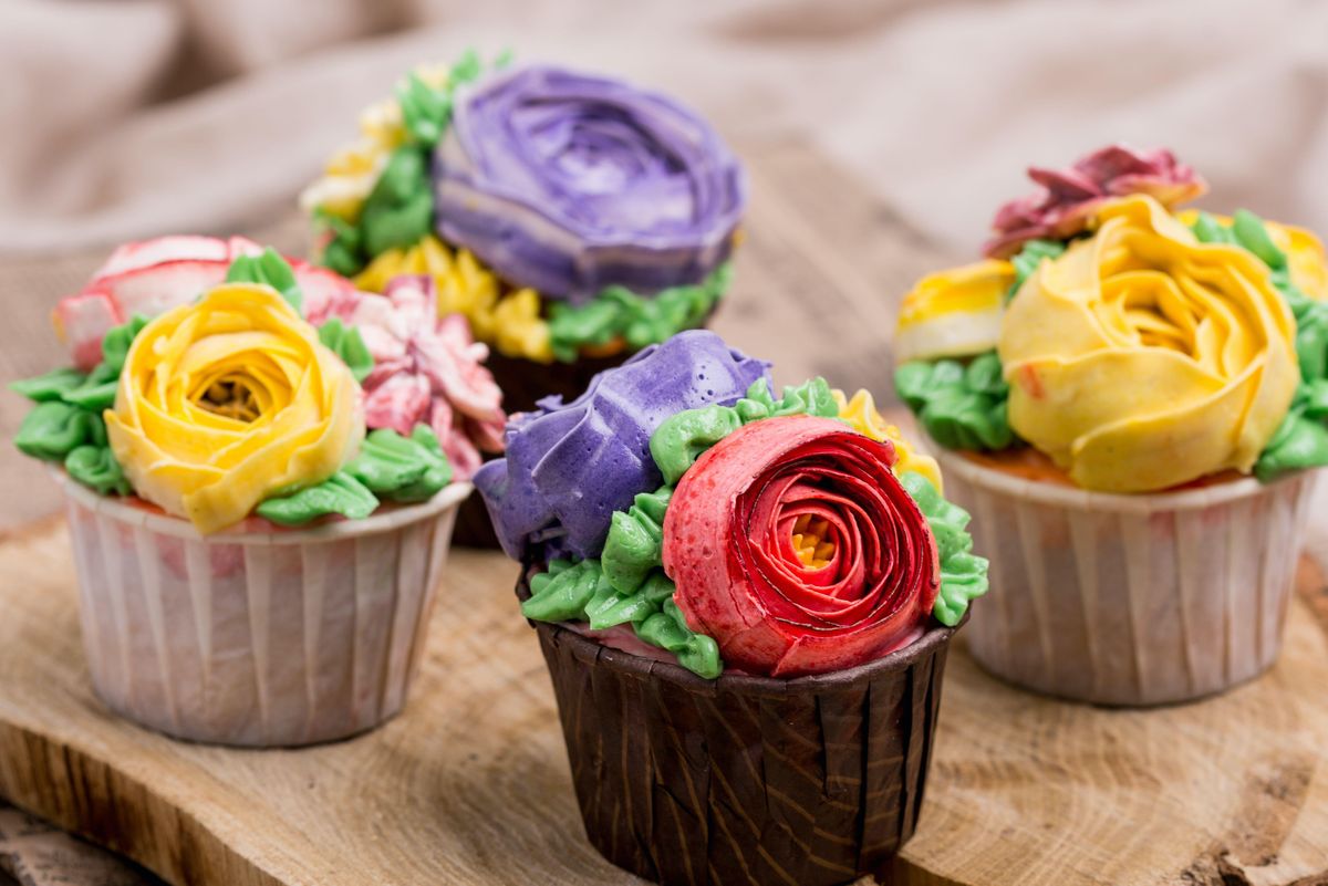 Make & Take: Decorate Cupcakes for Spring & Summer