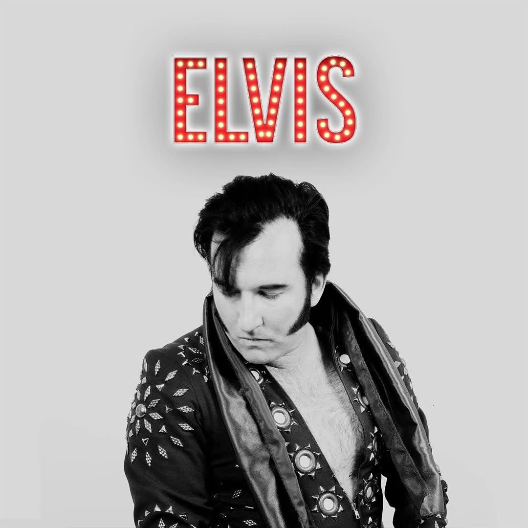 Nicky Hart as ELVIS ! 