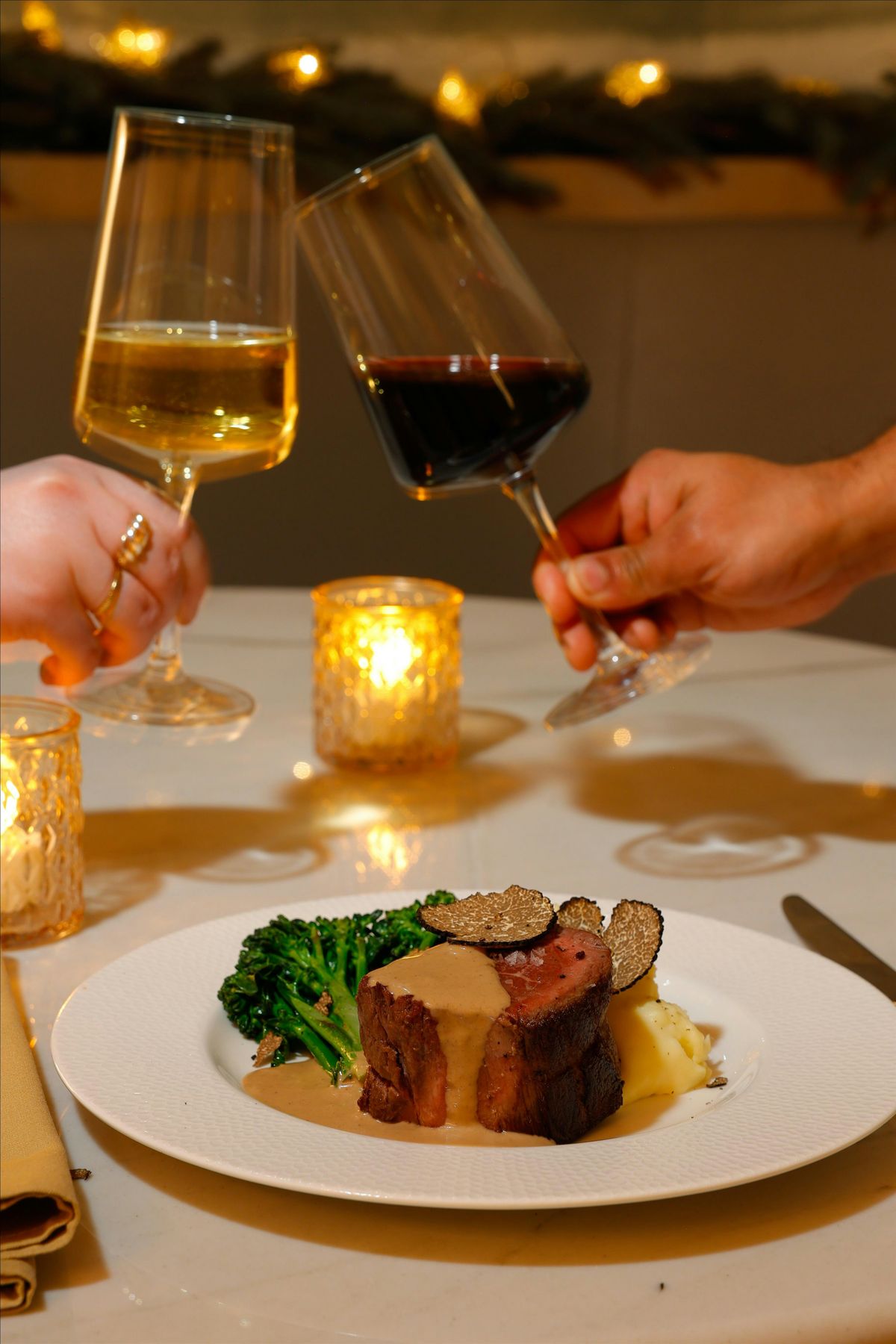 Holiday Dinner Special at Hilton Anaheim\u2019s Poppy\u2019s Restaurant