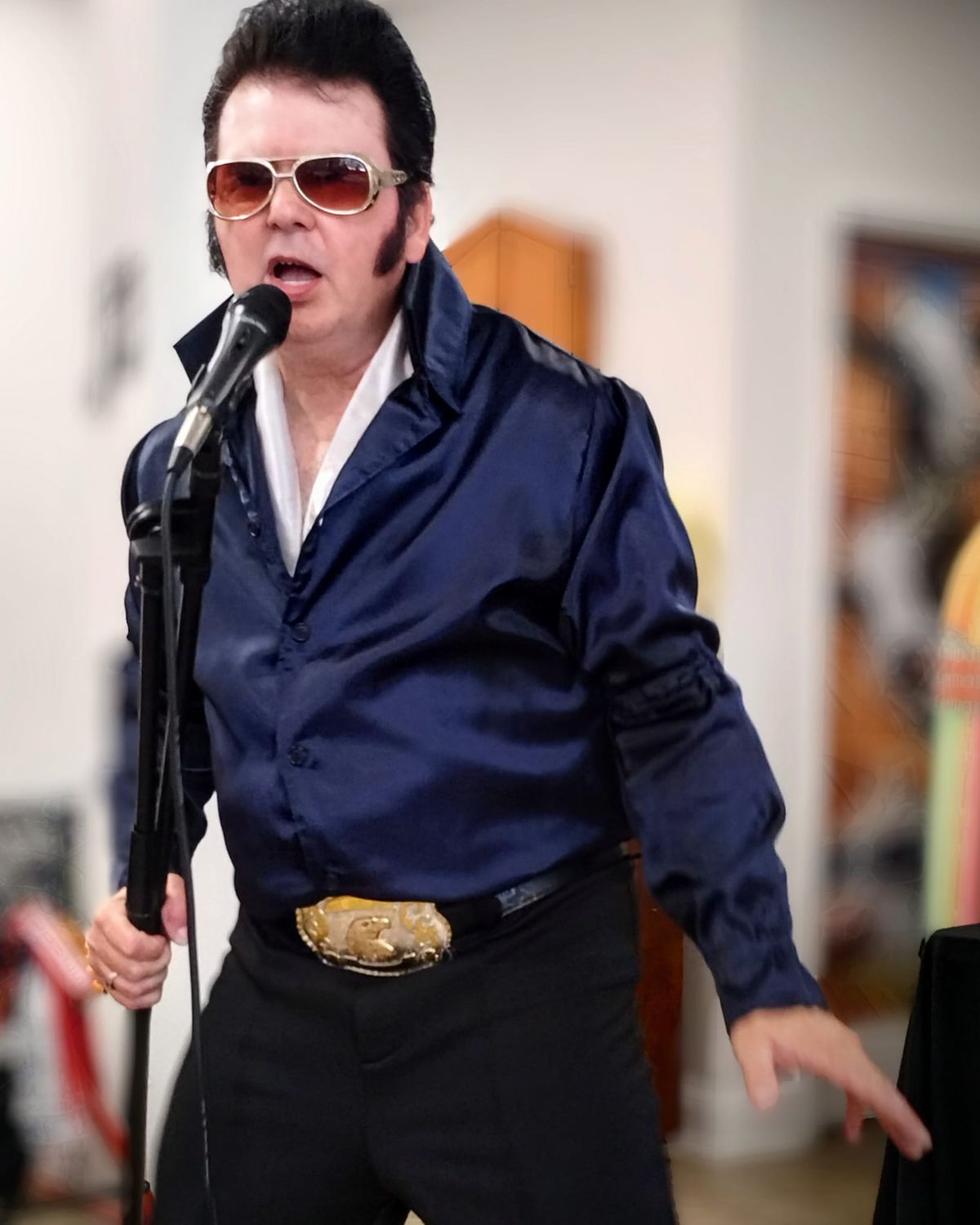 Jeremy Elvis Ewbank doing a free Elvis tribute show at The Coney Island in Brooksville Florida 