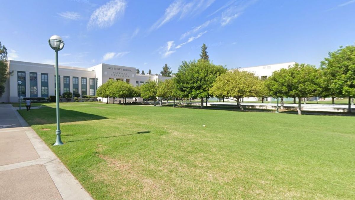 Parking Michael Quu and Friends