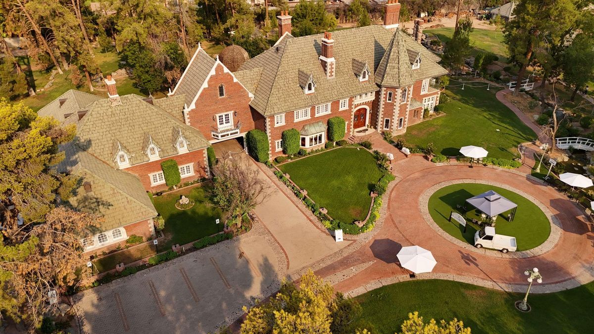 Guided Mansion Tours at The Lavender Farm in Chandler, AZ!