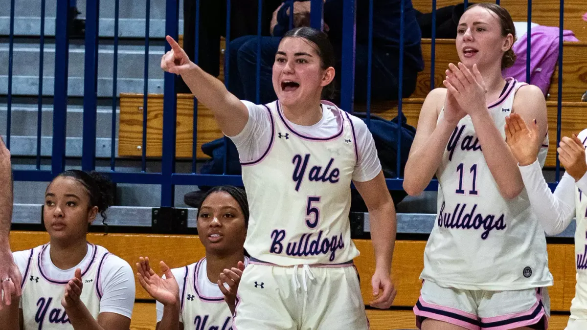 Bryant Bulldogs at Yale Bulldogs Womens Basketball
