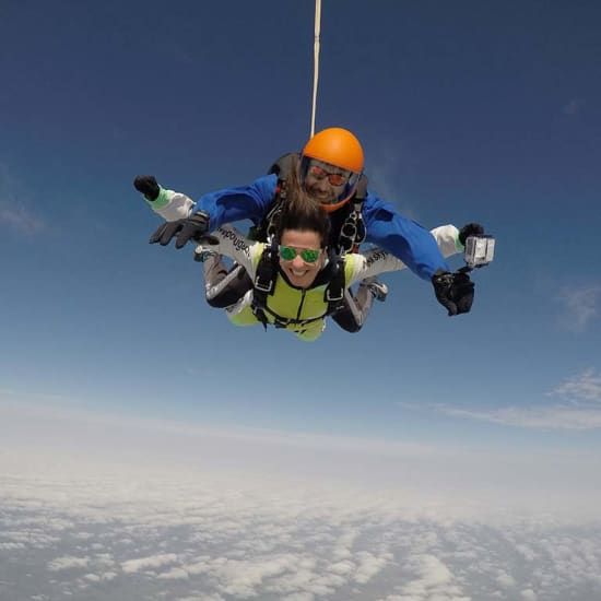 Salto Tandem: vive a adrenalina m\u00e1xima!