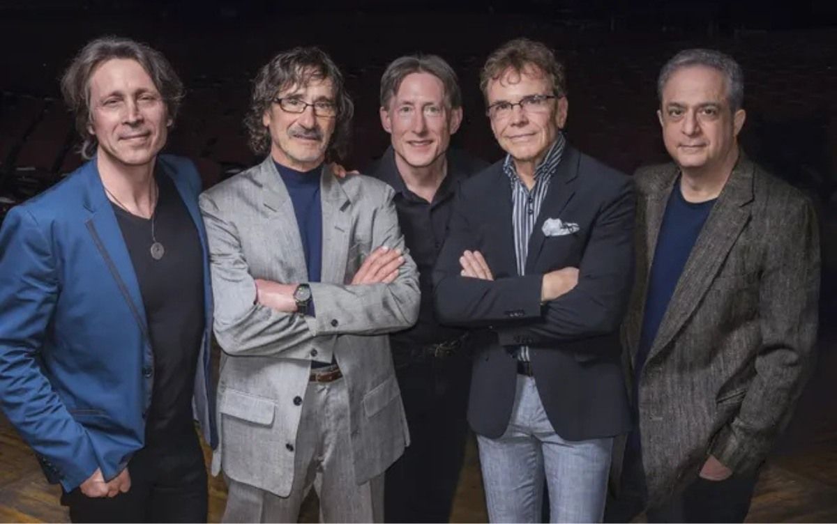 Donnie Iris and the Cruisers return! Welcome back, King Cool! 