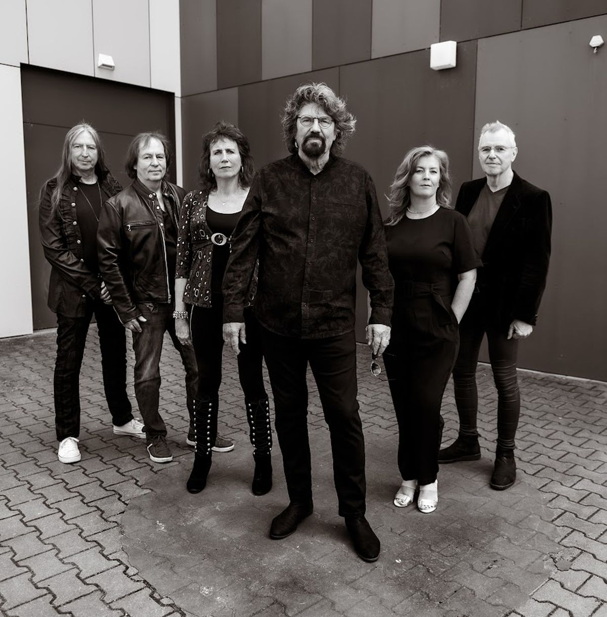 THE Music of E.L.O. Electric Light Orchestra presented by PHIL BATES & BAND \u201eAbschiedskonzert\u201c