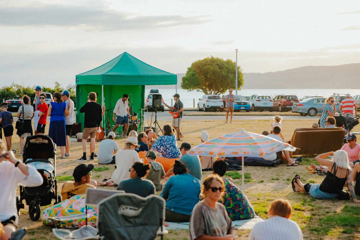 CHRISTMAS NIGHT MARKET with Dinner at the Lake