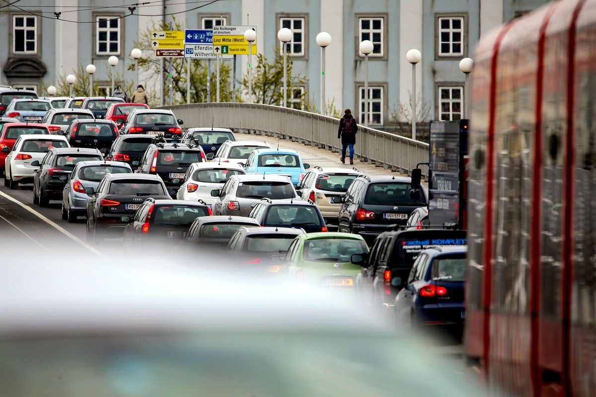 Stadt f\u00fcr Menschen. Von der Auto-gerechten zur Menschen-gerechten Stadt