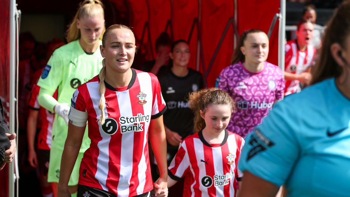 Southampton FC vs Bristol City FC at St Mary's Stadium