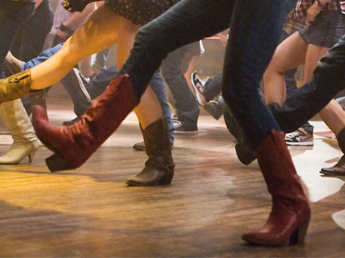 Line Dancing at the Historic Eagle House 