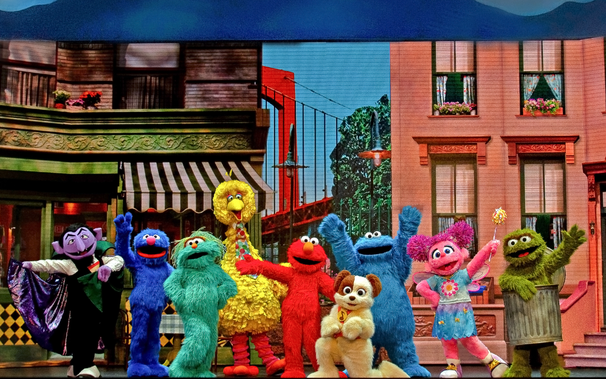 Sesame Street Live - Elmo and Friends Say Hello
