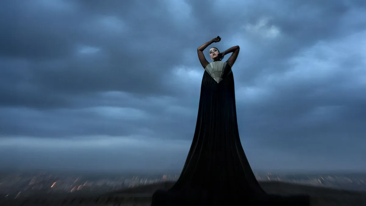 Sara Correia in City of London