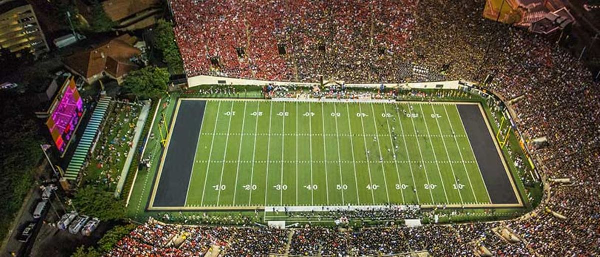 Vanderbilt Commodores at Tennessee Volunteers Football