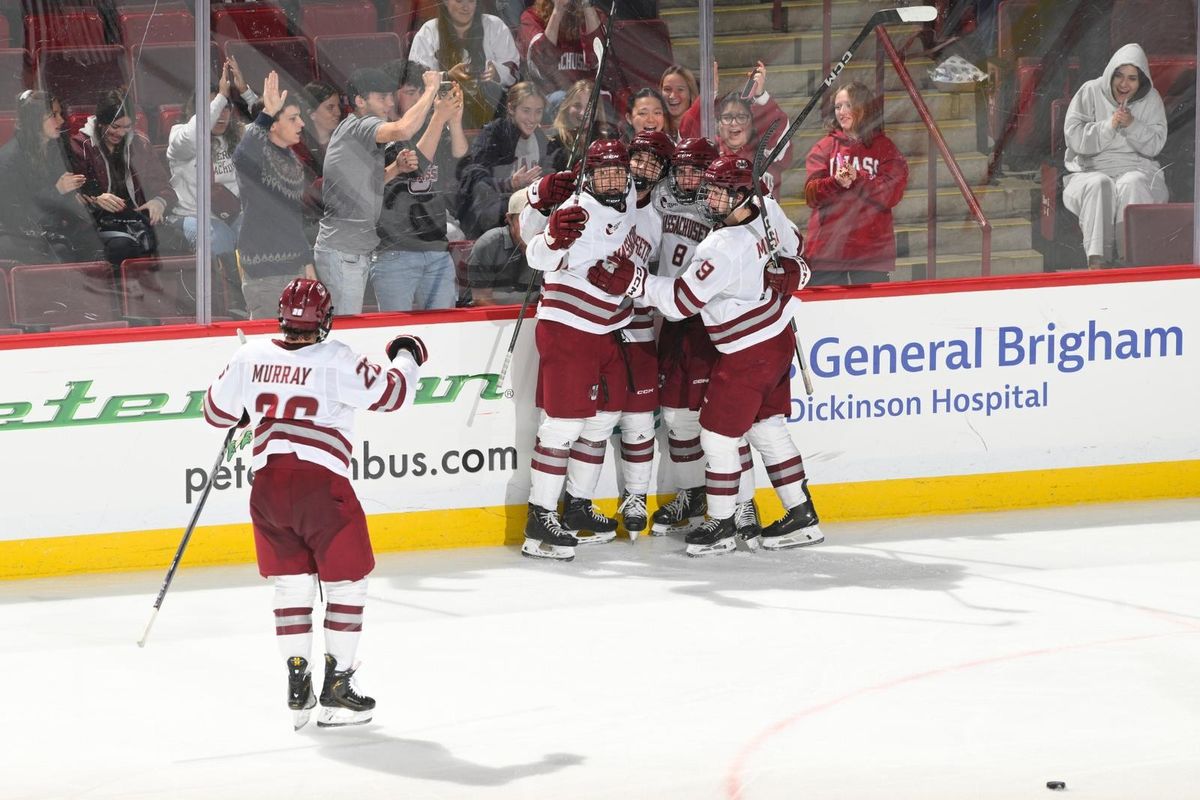 Parking UMass Minutemen at Vermont Catamounts Mens Hockey