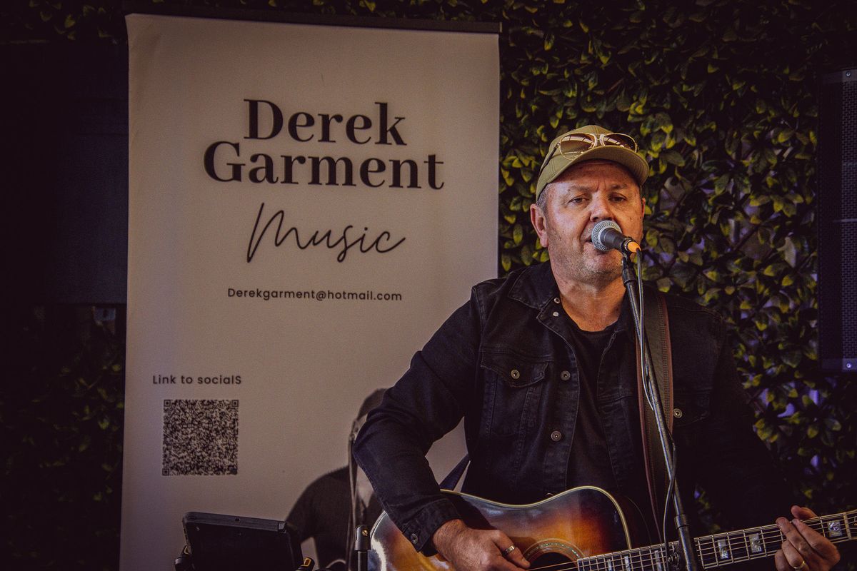 Derek Garment @ the Tap House