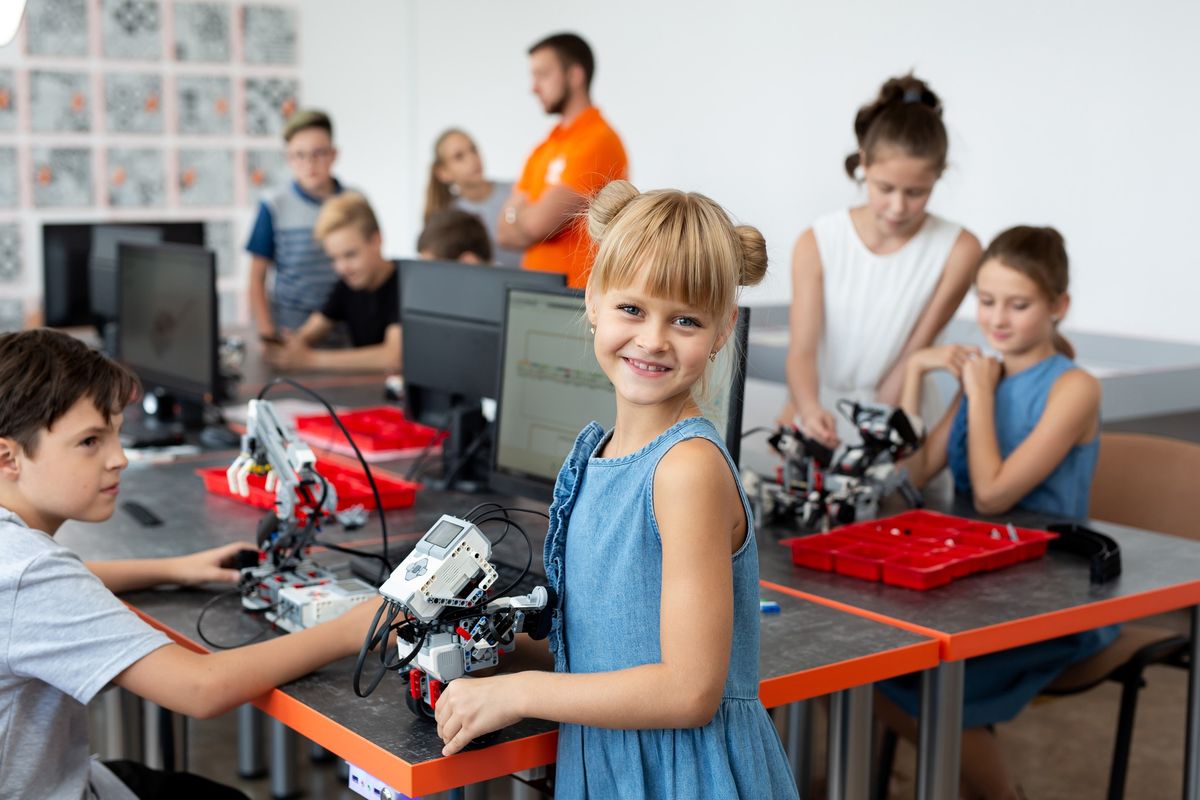 LITTLE ROBOTITIONS ( Ages 5 - 8 ) - 9 SPOTS AVAILABLE