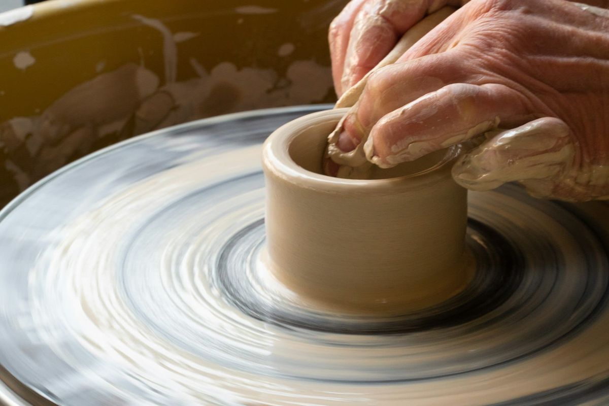 Pottery Wheel Throwing 