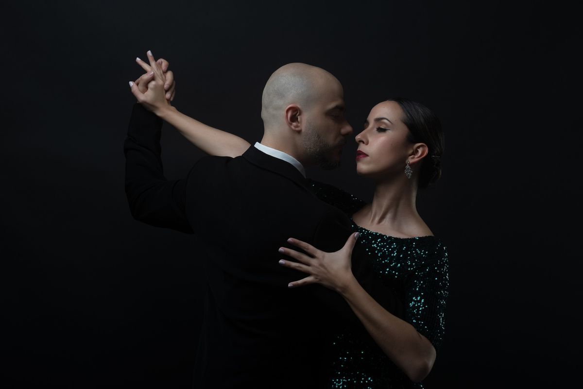 Milonga s vyst\u00fapen\u00edm Erica a Flavie \/\/ Milonga with a performance by Eric and Flavia