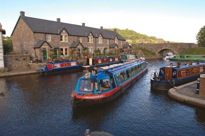 Day out Brecon Zulu Museum and Dragonfly Boat Cruise