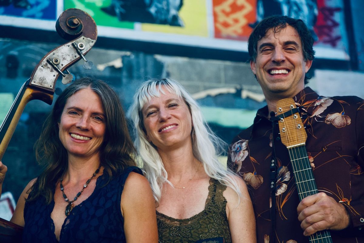 Tanasi (Anya Hinkle, Mary Lucie, & Billy Cardine) presented by Fiddle & Bow