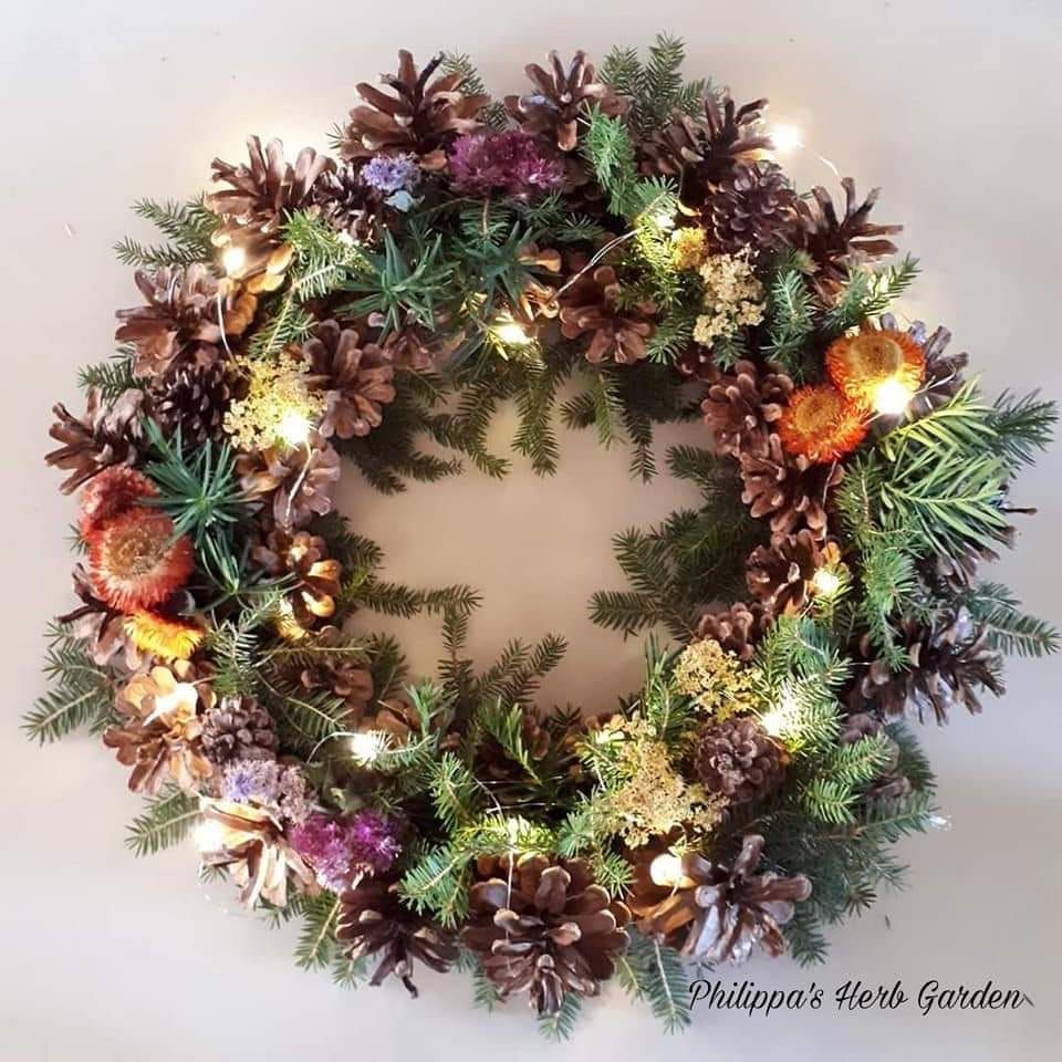 Christmas Pinecones Wreath Workshop 