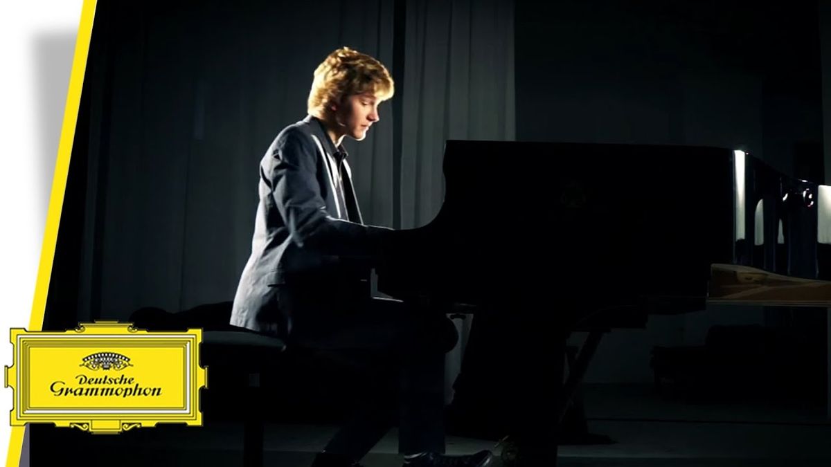 Lisiecki plays Chopin