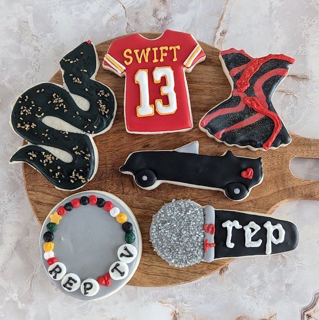 Taylor Swift Sugar Cookie Decorating Class