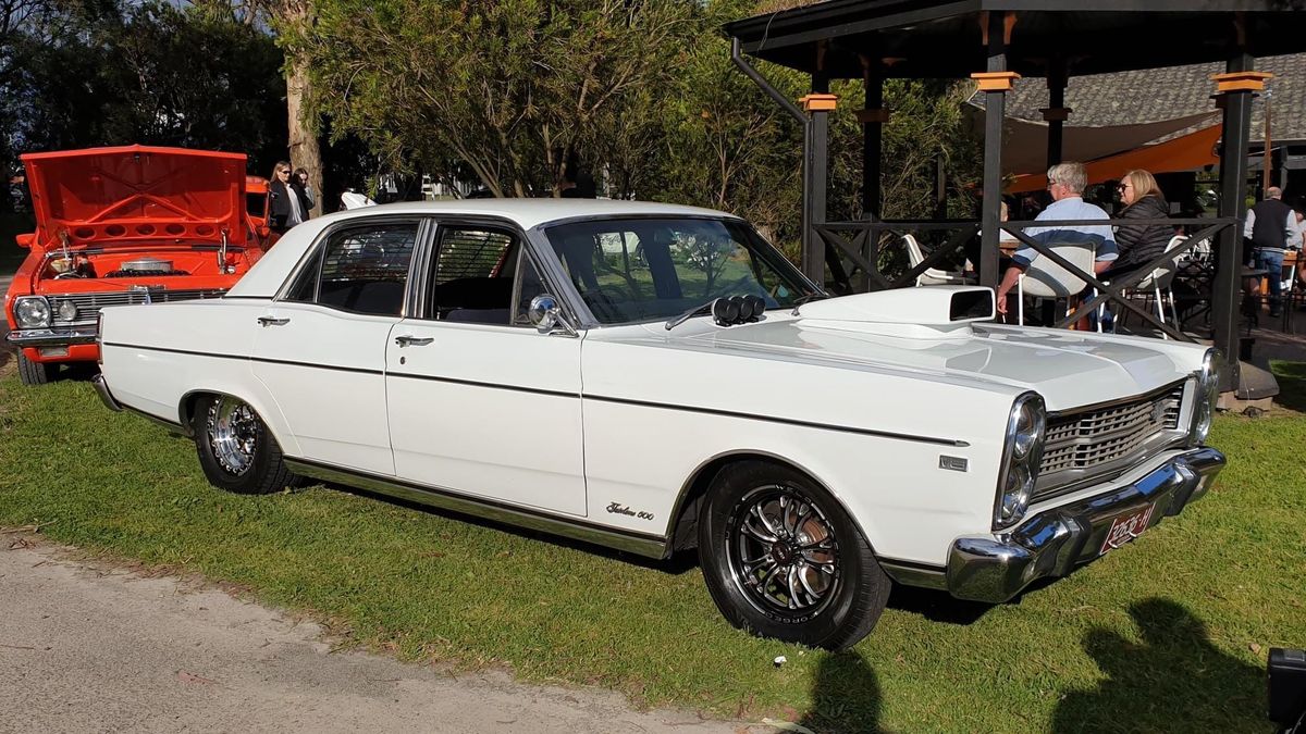 Muscle car cruisers car club Australia Day Eve catchup