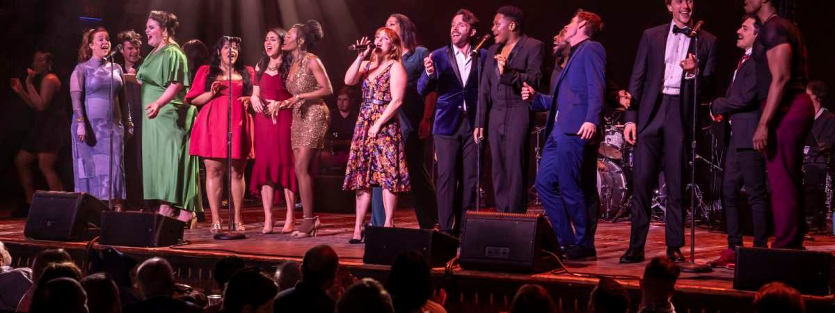 CHICAGO SINGS 30 YEARS OF PORCHLIGHT