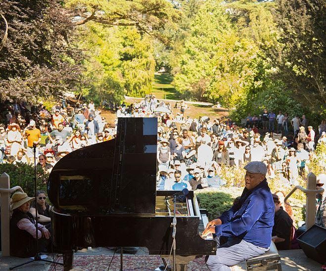 Flower Piano Picnic in the Botanical Gardens [GGP]